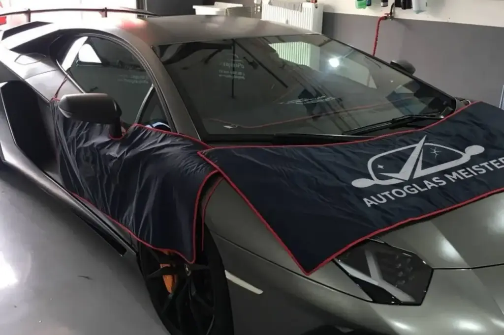 Autoglas-Service für Sport- & Luxuswagen lambo